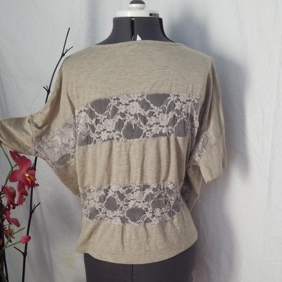 Cute shirt - Picture 2 of 4